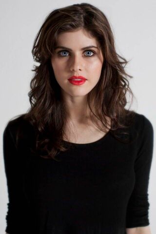 Captivating Charm: The Allure of Alexandra Daddario