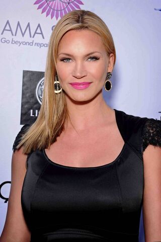 Elegance in Black: A Glamorous Evening