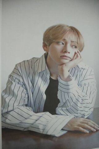 V's Heartfelt Moments: A Season of Warmth 🌟