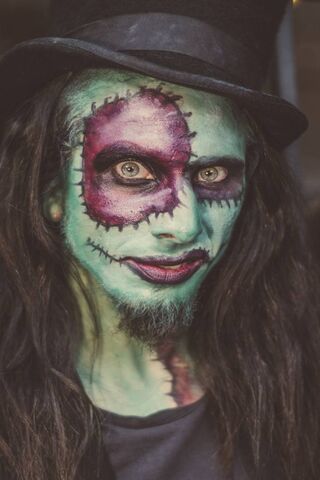 Zombie Glam: A Hauntingly Stylish Transformation 🧟 ✨