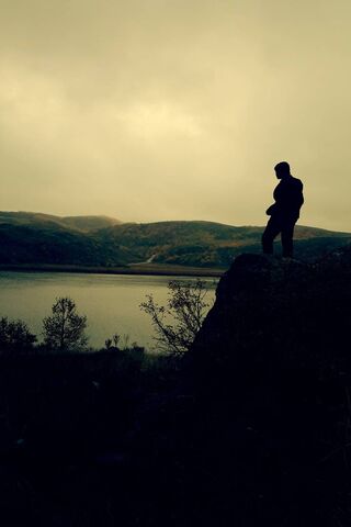 Silent Reflections at Hayatiozgurceyasamak 🌅