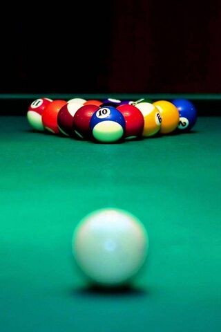 The Perfect Break: A Billiard Showdown 🎱