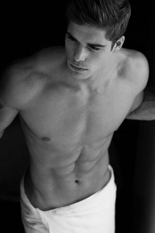 Giovanni Bonamy: The Art of Masculine Elegance