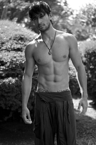 Striking Elegance: The Charisma of Cesar Curti