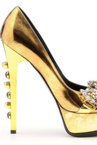 Glamour in Gold: The Ul..