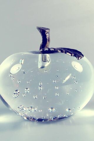 Crystal Clear Delight: The Apple Glas 🍏✨
