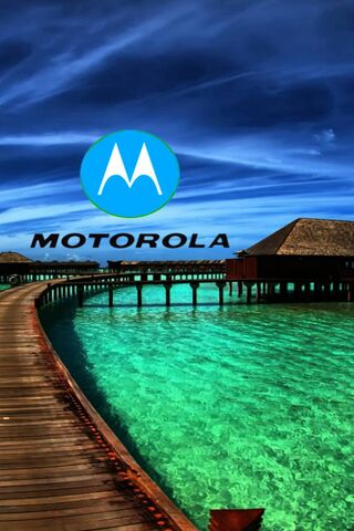 Moto 3: A Splash of Innovation 🌊📱