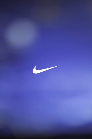 Sleek Simplicity: The Nike Minimal Vibe