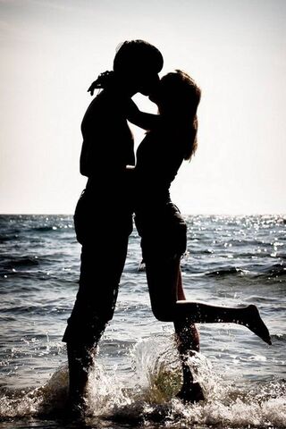 Seaside Romance: A Silhouette of Love