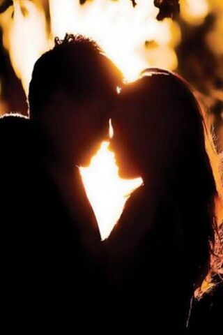 Silhouettes of Love 🌅❤️