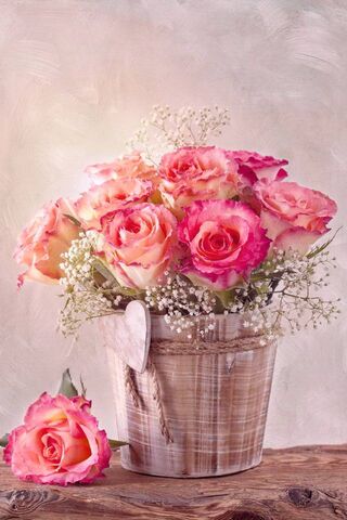 Timeless Elegance: A Bouquet of Vintage Roses 🌹✨