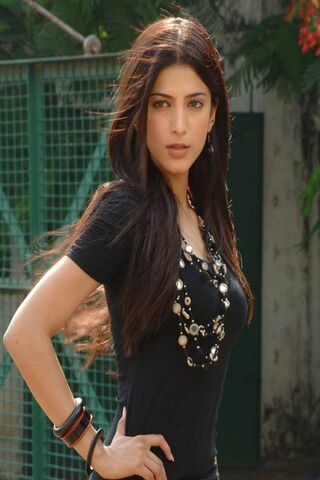 Shruti Haasan: A Star in the Spotlight 🌟