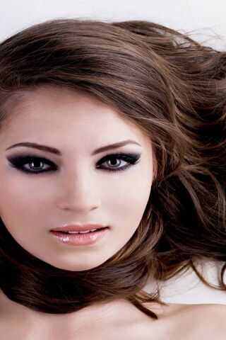 Glamour and Grace: A Captivating Portrait