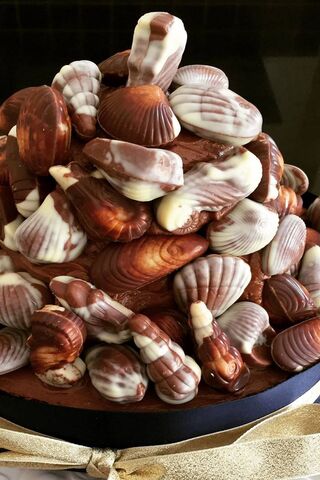 Delightful Praline Trea..