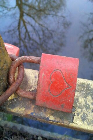 Eternal Bonds: The Heart Lock