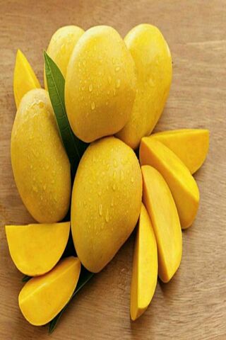 Tropical Bliss: The Golden Delight of Sweet Mangoes 🍑✨