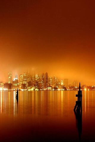 Mystical Glow: Citylights at Dusk 🌆✨