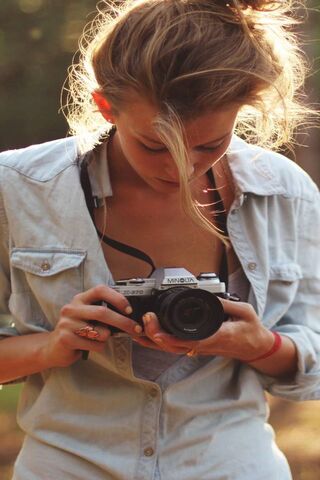 Girl-Photographers