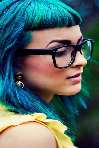 Vibrant Waves of Blue