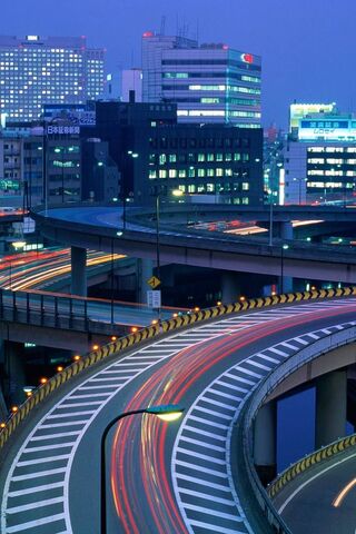 Neon Dreams: A City in Motion 🌆✨