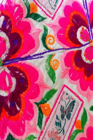 Vibrant Threads of Tradition 🌸✨