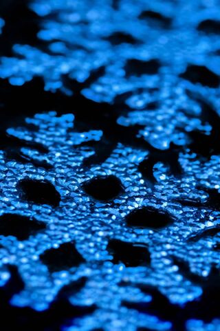 Sparkling Winter Wonder: A Blue Snowflake Delight ❄️✨