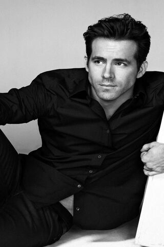 Charming Charisma: The Essence of Ryan Reynolds