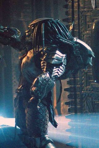 The Ultimate Hunter: Predator Unleashed! 🦾🌌