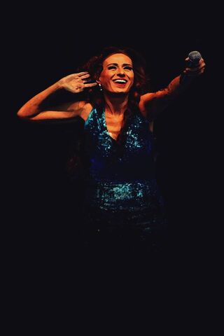 Yıldız Tilbe: The Star Shines Bright! 🌟