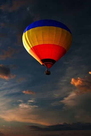 Soaring Dreams: The Colorful Balloon Adventure 🎈✨