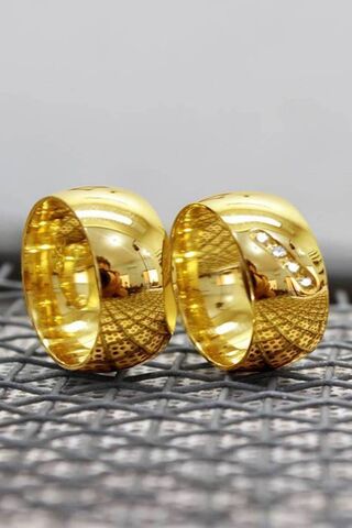 Golden Elegance: A Timeless Treasure