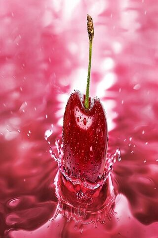 Juicy Delight: The Fresh Apple Splash 🍏💦