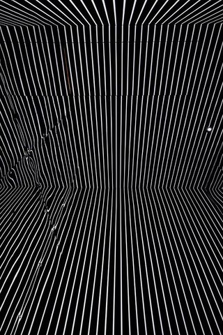 Illusions of Depth: The White Line Experience