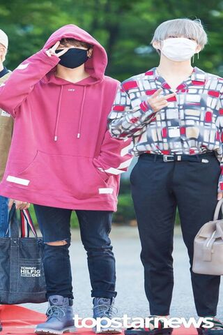V and Jungkook: A Stylish Duo in Harmony 🎤✨