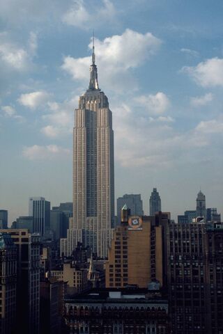 The Iconic Empire State Building: A New York Marvel 🏙️✨
