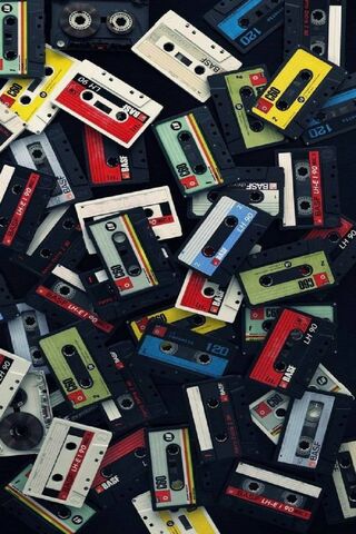 Retro Rhythm: A Cassette Collection 🎶