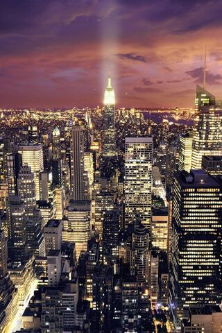 City That Never Sleeps:..