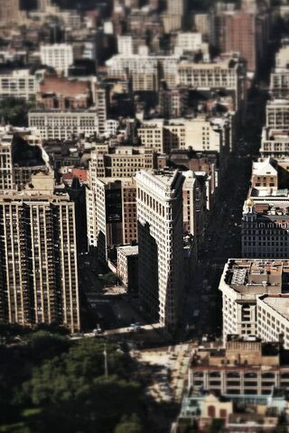 The Iconic Flatiron: A New York Landmark 🏙️✨