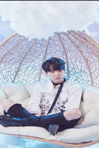 Suga's Dreamy Escape 🌥️✨