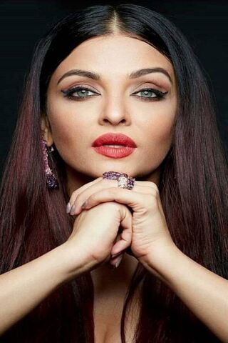 Timeless Elegance: Aishwarya Rai's Captivating Charm
