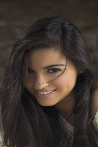 Charming Smiles: The Allure of Maite Perroni 🌟