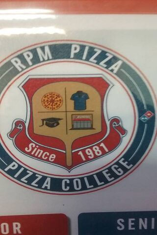 Slice of Tradition: RPM Pizza College 🍕🎓