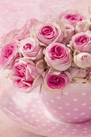 Timeless Elegance: A Bouquet of Vintage Roses 🌹✨