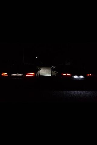 Night Showdown: Mercedes E vs. Ford 🚗✨