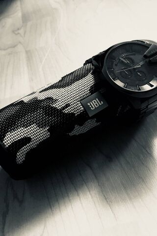 JBL Beats: Style Meets Sound 🎶⌚