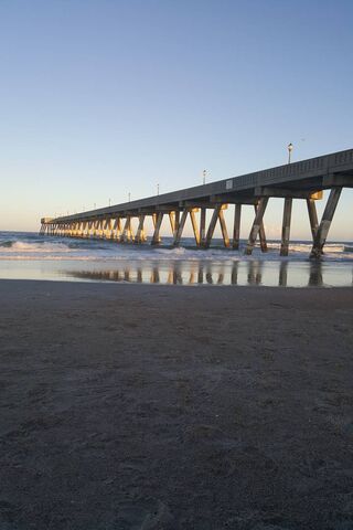 Sunset Serenity at the Pier 🌅
