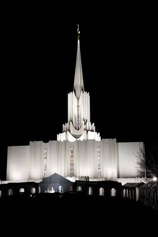 Majestic Serenity: The Jordan River Temple at Night 🌙✨