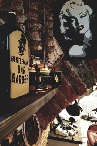 Barber's Haven: A Touch of Class ✂️✨