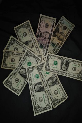 Cash Carousel: A Whirl of Wealth 💵✨