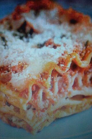 Tech Meets Taste: Cyber Lasagna Delight 🍽️💻